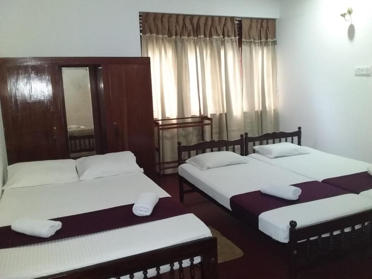 Lazy Bear Best Hostel In Kandy Exterior photo