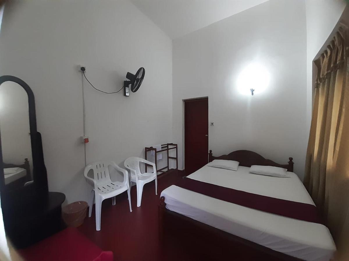 Lazy Bear Best Hostel In Kandy Exterior photo